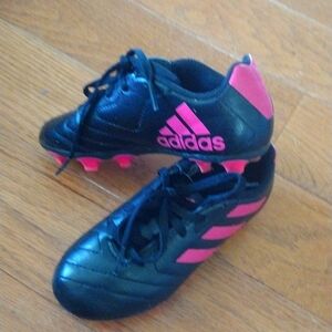Adidas goletto VII FG pink and black size 12 kids soccer cleats